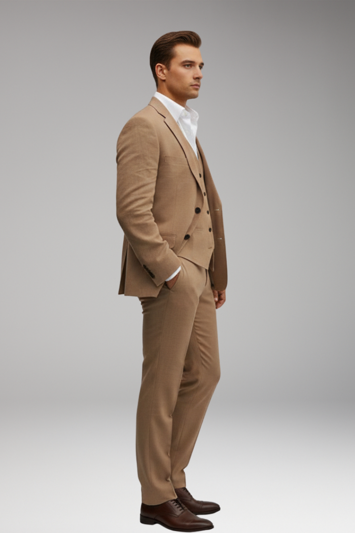 Men's Three-Piece Suit with Buttoned Jacket and Waistcoat