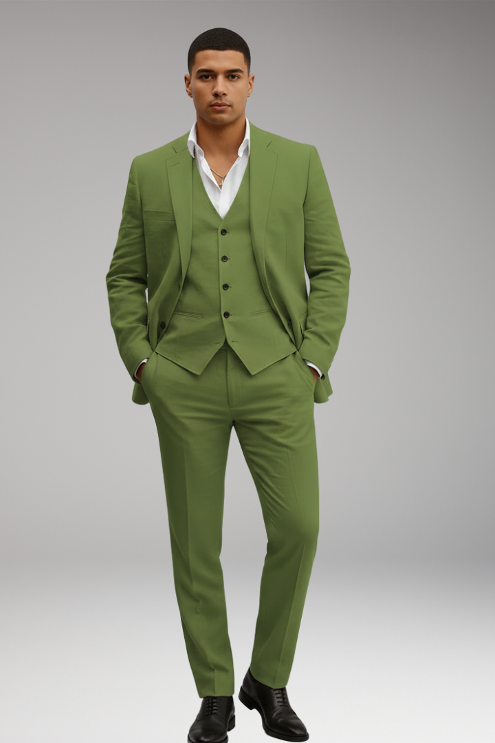 Men's Three-Piece Suit with Buttoned Jacket and Waistcoat